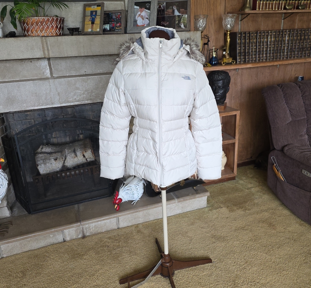 The North Face Metropolis Parka Women's White Puffer Jacket